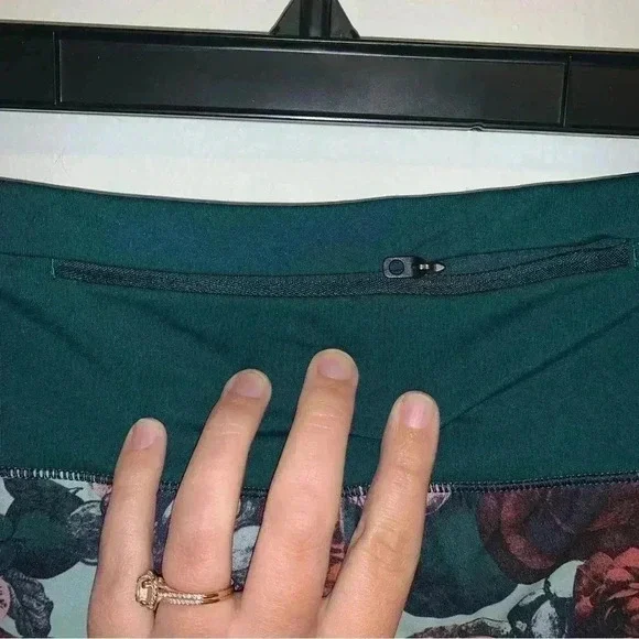 Women's Oiselle Special Edition Roga Lined Running Shorts Floral Size 10 - Picture 6 of 11